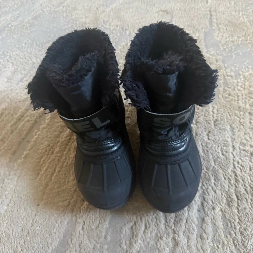 Sorel snow boots commander black faux fur pull on waterproof boys 9